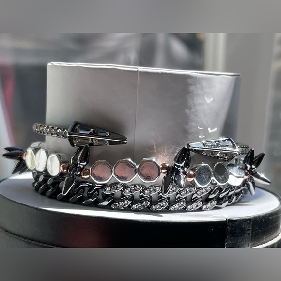 Bomb Party Fall Luxe Stacks 2024 She’s Edgy But Timeless - Picture 9 of 10